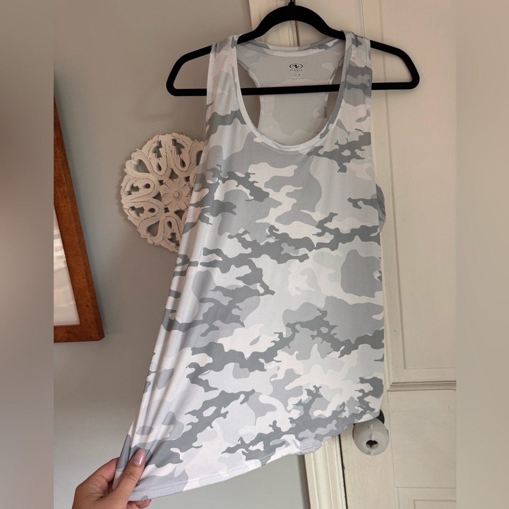 Athletic Works Size Large Athletic Tank Camo